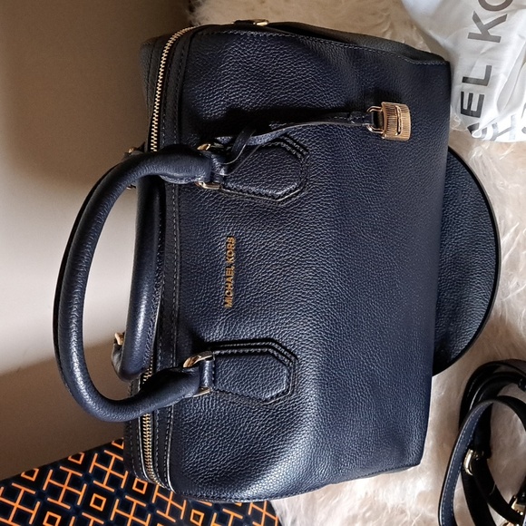 Michael Kors Medium Mercer  EUC Duffle - Picture 1 of 13